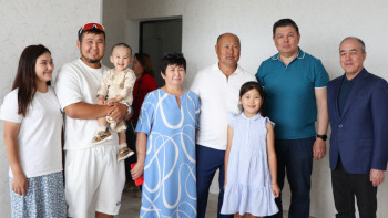 Фотография к новости: Су тасқынынан зардап шеккен саяжай тұрғындарына Орал қаласынан пәтер берілді