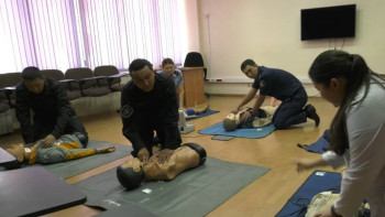 Фотография к новости: Полицейлер алғашқы медициналық көмек көрсету курсынан өтті