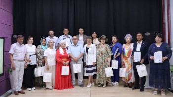 Фотография к новости: Белсенді ұзақ өмір сүру орталығы журналистерді мерекемен құттықтады