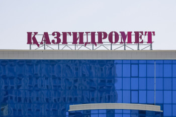 Фотография к новости: Қатты жел, жаңбыр: 14 облыста дауылды ескерту жарияланды