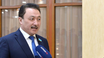 Фотография к новости: Ұлт ұялатын әрекеттерге бармау керек: Депутат киіз үйде жалаңаш билегендер туралы