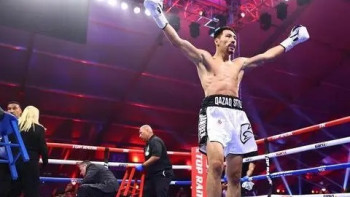 Фотография к новости: Жәнібек Әлімханұлы жанкүйерлеріне уәде берді