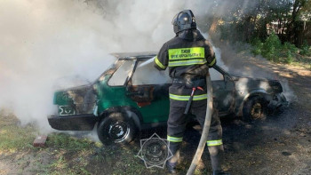 Фотография к новости: Павлодар облысында жеңіл автокөлік өртенді
