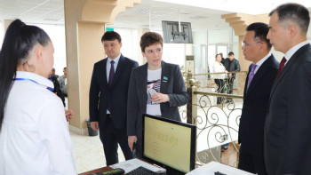 Фотография к новости: Депутат Қостанайдағы ХҚКО-ның жұмысымен танысты