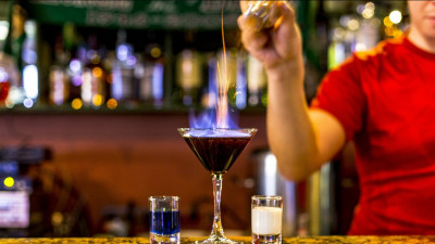 Елордада бармен кассадан ақша жымқырып кеткен