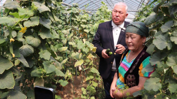 Фотография к новости: Мәжіліс депутаты «Ауыл аманаты» жобасы аясында іске қосылған кәсіпкерлік нысандарда болды