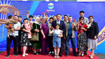 Фотография к новости: Зеренді ауданының көпбалалы аналары жаңа қоныс иелері атанды