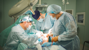 Фотография к новости: Павлодарлық дәрігерлер бір жасар баланы өлім аузынан сақтап қалды