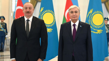 Фотография к новости: Мемлекет басшысы Әзербайжан Президентімен кездесті