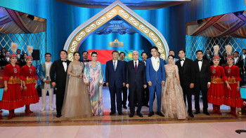 Фотография к новости: Президент пен Си Цзиньпин Димаш пен Майра Мұхамедқызының өнерін тамашалады