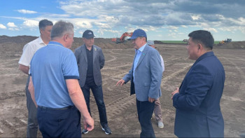 Фотография к новости: Сенатор Павлодар облысындағы жолдарды жаңғырту жұмысының барысымен танысты