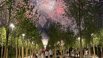 Фотография к новости: Елордада ШЫҰ саммиті қарсаңында Ботаникалық бақта отшашу болды