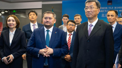 Саясат Нұрбек ҚХР Білім министрімен кездесті