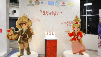 Фотография к новости: ШЫҰ-ға келген делегаттар Көшпенділер ойындарымен танысты