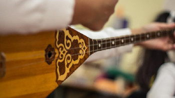 Фотография к новости: Бүгін - Ұлттық домбыра күні