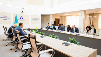 Фотография к новости: Қазақстанның Антикор басшысы Литва Республикасының елшісімен кездесті