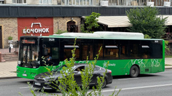 Фотография к новости: Алматыда автобустың бағасы көтерілуі мүмкін: тұрғындардың ойы қандай?