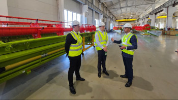 Фотография к новости: Сенатор СҚО-да су тасқынынан зардап шеккен тұрғындармен кездесті