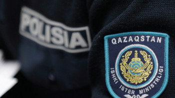 Фотография к новости: Астанада жүргізуші куәлігін емтихансыз алуды ұсынған алаяқ ұсталды