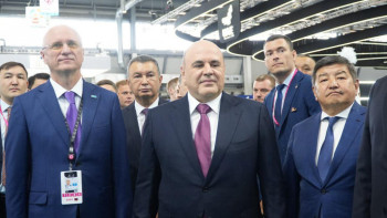 Фотография к новости: Скляр «ИННОПРОМ» өнеркәсіптік көрмесінде қазақстандық делегацияны басқарды