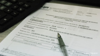 Фотография к новости: Астанада түлектерге әлеуметтік көмек көрсету үшін құжаттарды қабылдап жатыр