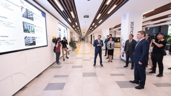 Фотография к новости: Бектенов: Алматы мектептерінің шамадан тыс толуы – аса өткір мәселе