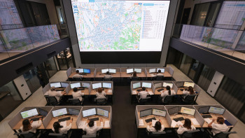 Фотография к новости: Олжас Бектенов пен Абдулла Арипов Алматыдағы көлік және цифрлық инфрақұрылым нысандарына барды