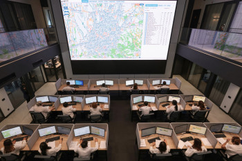 Фотография к новости: Олжас Бектенов пен Абдулла Арипов Алматыдағы көлік және цифрлық инфрақұрылым нысандарына барды