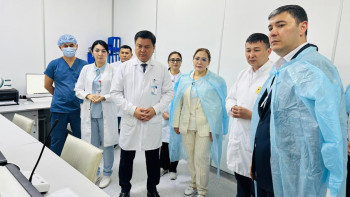 Фотография к новости: Сенатор Шымкенттегі ауруханалардың жұмысымен танысты