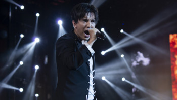 Фотография к новости: Димаш Құдайберген Джеки Чанның жаңа фильмінің саундтрегін орындады