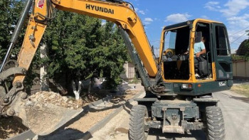 Фотография к новости: Шымкентте Тұран ауданында 8 шақырым тротуар салынуда