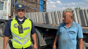 Фотография к новости: 22 млн теңге айыппұл: Түркістан полицейлері борышкер жүргізушілерді анықтады