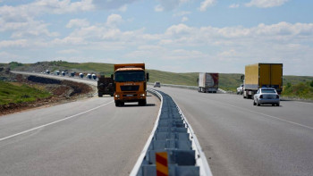 Фотография к новости: Қарағанды-Балқаш күре жолының алғашқы төрт жолағы ашылды