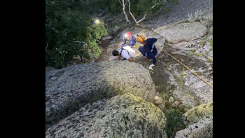 Фотография к новости: Баянауыл құтқарушылары жастарға таудан түсуге көмектесті