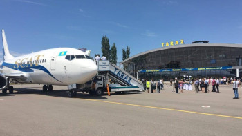 Фотография к новости: Ұшақта құқық бұзушылықтар жасаған шетелдік азамат 5 тәулікке қамалды