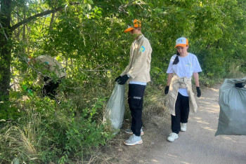 Фотография к новости: Таза Қазақстан. Ерекше балалардың аналары республикалық акцияға үн қосты