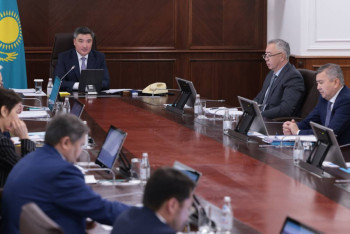 Фотография к новости: Бектенов қазақстандық тіл моделін әзірлеуді жеделдетуді тапсырды