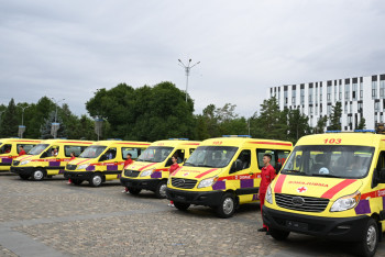 Фотография к новости: Жетісулық медицина ұйымдарына 29 санитарлық автокөлік берілді