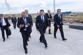 Фотография к новости: Бектенов Қазақстандағы ең ұзын көпір құрылысымен танысты