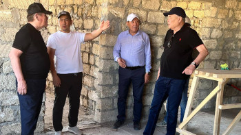 Фотография к новости: Сенаторлар Атырау облысында су тасқынынан зардап шеккен тұрғындармен кездесті