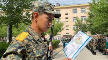 Фотография к новости: Ұлттық ұлан сарбаздары ант қабылдады