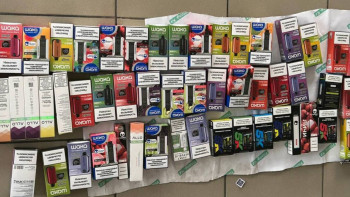 Фотография к новости: Таразда полицейлер вейп сататын жерасты дүкенін анықтады