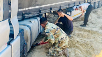 Фотография к новости: ТЖМ қызметкерлері Әзербайжан азаматына көмектесті