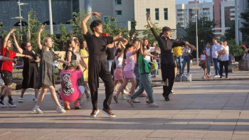 Фотография к новости: Астанада бал билері бойынша ашық шеберлік сабағы өтті