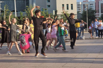 Фотография к новости: Астанада бал билері бойынша ашық шеберлік сабағы өтті