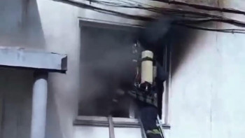 Фотография к новости: Көкшетауда көп қабатты үй өртенді