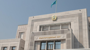 Фотография к новости: Ерлер мен әйелдер бала асырап алғысы келетіндердің тізімінде тең дәрежеде бола алады