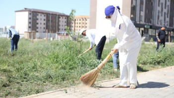 Фотография к новости: Түркістандағы "Таза Қазақстан" экологиялық акциясына 1 мың адам қатысты