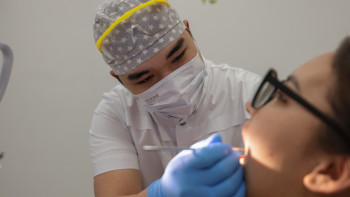 Фотография к новости: «БЖЗҚ ақшасына тіс емдетуді тоқтату». Депутат министрлік ұсынысын сынады