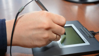 Фотография к новости: Абай облысында 4 мыңнан астам азамат жаңа үлгідегі жеке куәлік алды